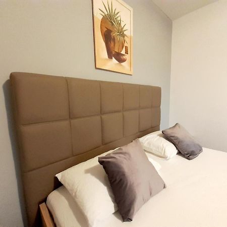 Magic Studio Hunedoara Appartement Buitenkant foto