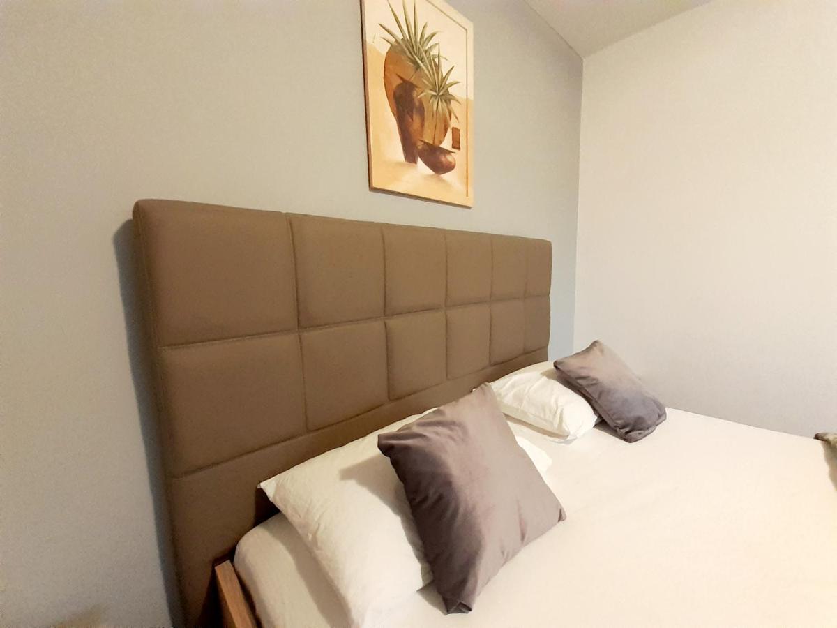 Magic Studio Hunedoara Appartement Buitenkant foto