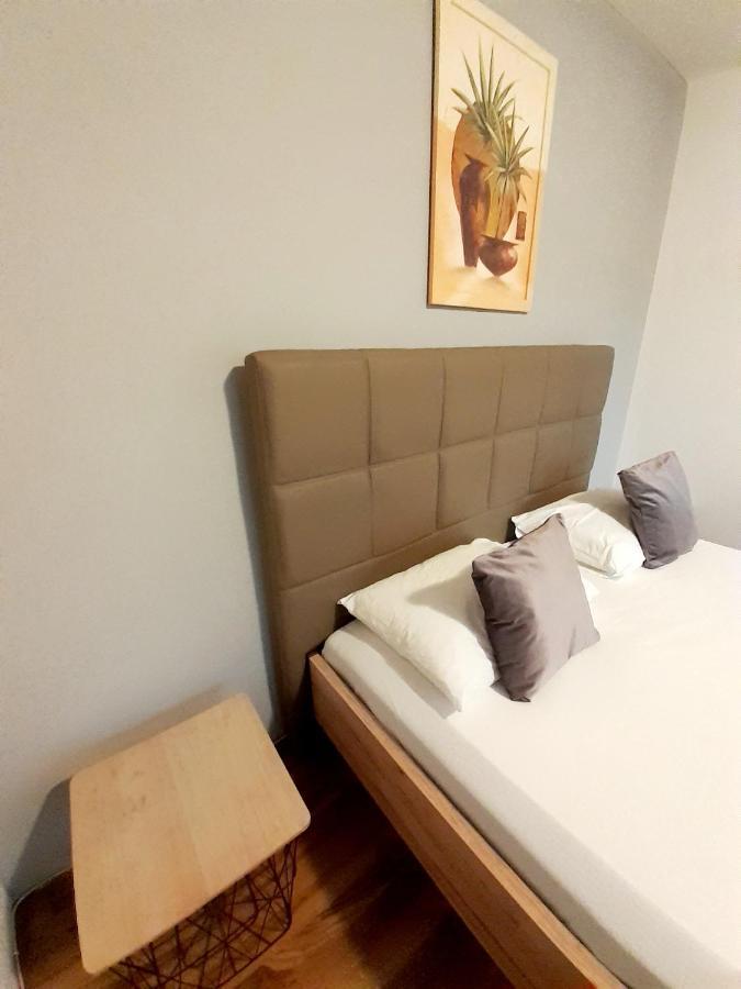 Magic Studio Hunedoara Appartement Buitenkant foto