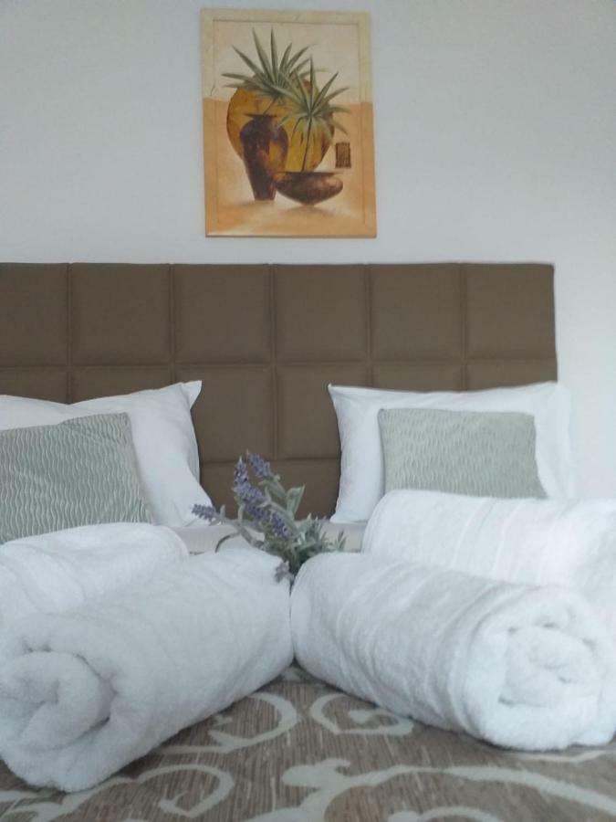 Magic Studio Hunedoara Appartement Buitenkant foto